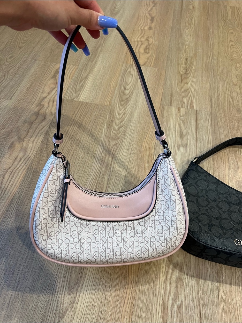 GUESS purse bundle - Picture 2 of 9